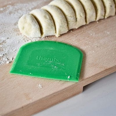dough cutter